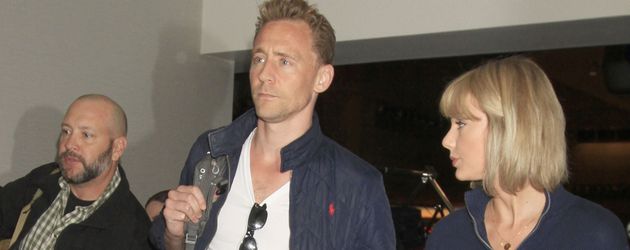 Tom Hiddleston & Taylor Swift fliegen von L.A. weiter nach Australien Tom Hiddleston & Taylor Swift fliegen von L.A. weiter nach Australien