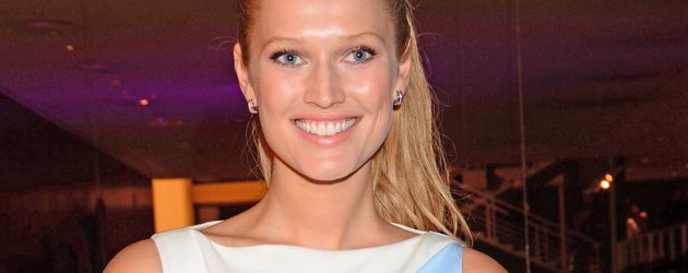 Toni Garrn Toni Garrn