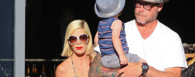 Tori Spelling mit ihren Kindern und Dean McDermott Tori Spelling mit ihren Kindern und Dean McDermott