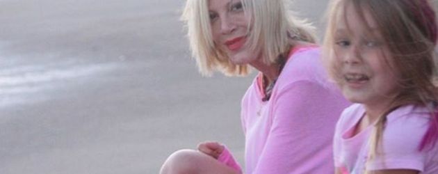 Tori Spelling mit ihren Töchtern Tori Spelling mit ihren Töchtern