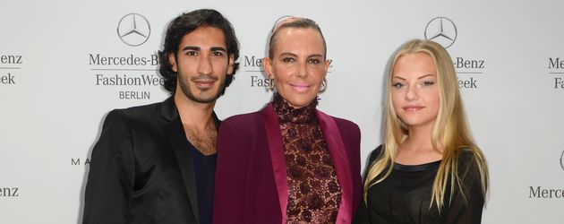 Umut Kekilli, Natascha und Cheyenne Ochsenknecht bei einer Guido Maria Kretschmer Fashion Show Umut Kekilli, Natascha und Cheyenne Ochsenknecht bei einer Guido Maria Kretschmer Fashion Show