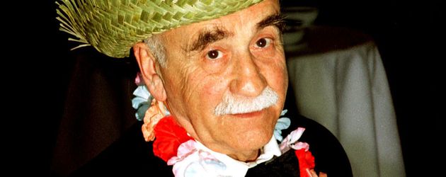 Warren Mitchell Warren Mitchell