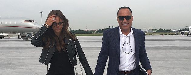 Xenia Deli und Ossama Fathi Rabah Al-Sharif am Flughafen von Paris Xenia Deli und Ossama Fathi Rabah Al-Sharif am Flughafen von Paris